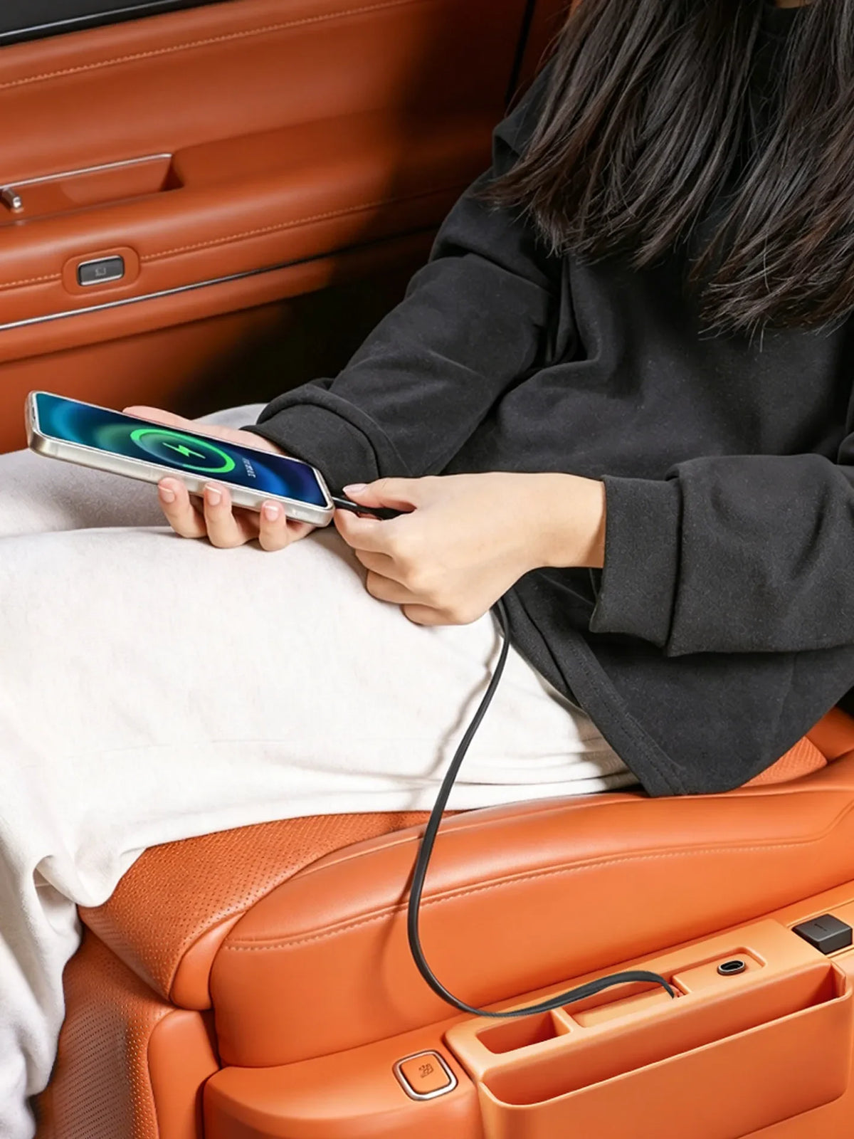 Car Docking Station Fast Charging Telescopic Cable Second Row Seat Expansion Dock Modification For AITO SERES M8 M7 2025 2026 — view 4