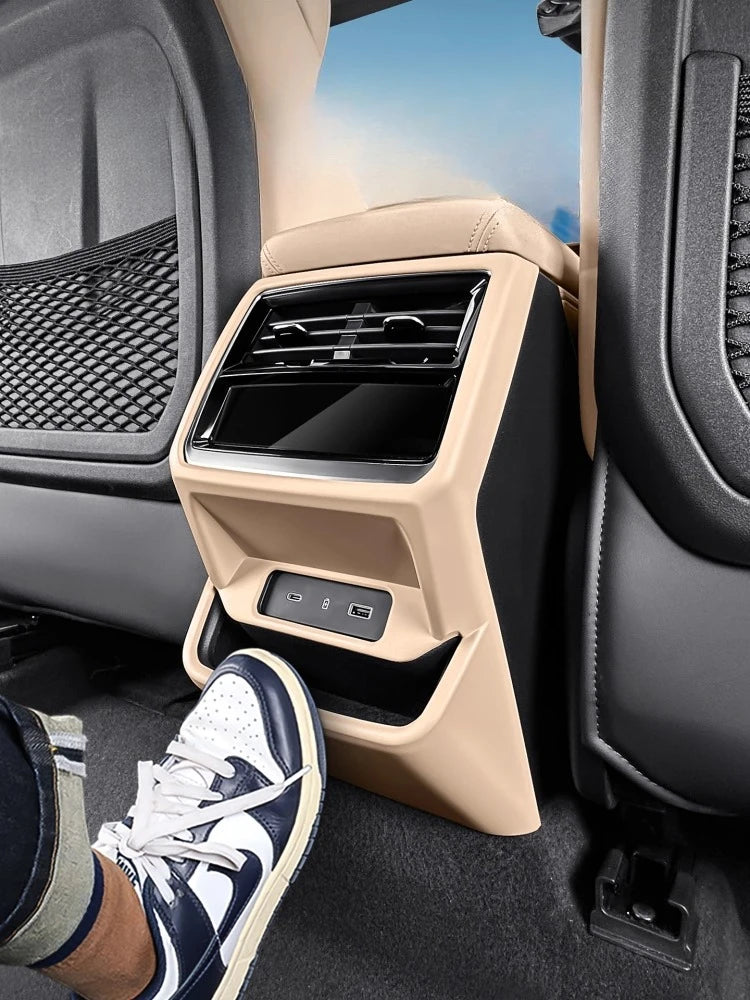 Car Rear Air Outlet Anti Kick Cover ABS Anti-scratch Protective Plate Car Interior Accessories For Geely Monjaro Xingyue L 2025 — view 2