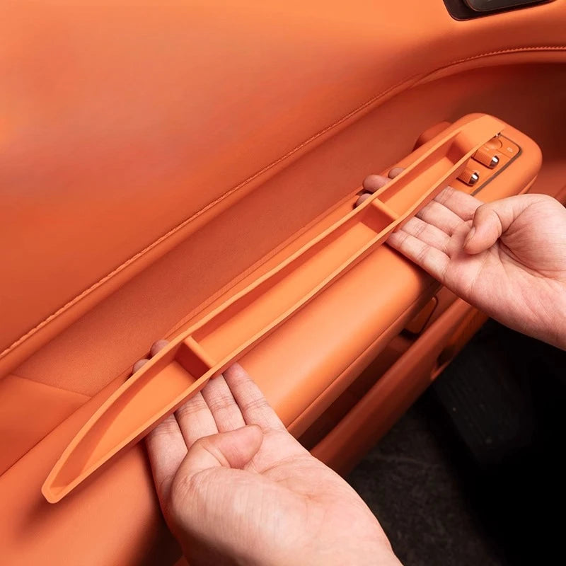 For Lynk & Co 900 2025 6Pcs/Set Silicone Car Door Handle Slot Storage Pad Dustproof Anti-slip Protective Cover Accessories — view 2