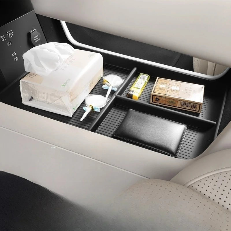 For Lynk & Co 900 Car Center Console Lower Storage Box TPE Waterproof Organizer Tray Partition Storage Car Interior Accessories — view 2