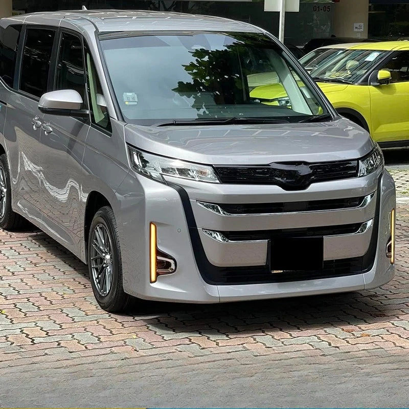 For Toyota Noah 2022-2026 Car Led Daytime Running Light DRL Dynamic Turn Signal Lamp Start Horse Racing Effect 12V Daylights — view 4